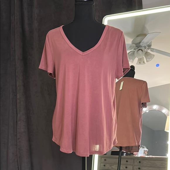 Anthropologie Tops - Anthropologie T-Shirt